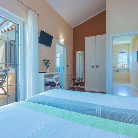 Ferienhaus In Pomer Mit Privatem Beheizten Pool Und Meerblick Екстериор снимка