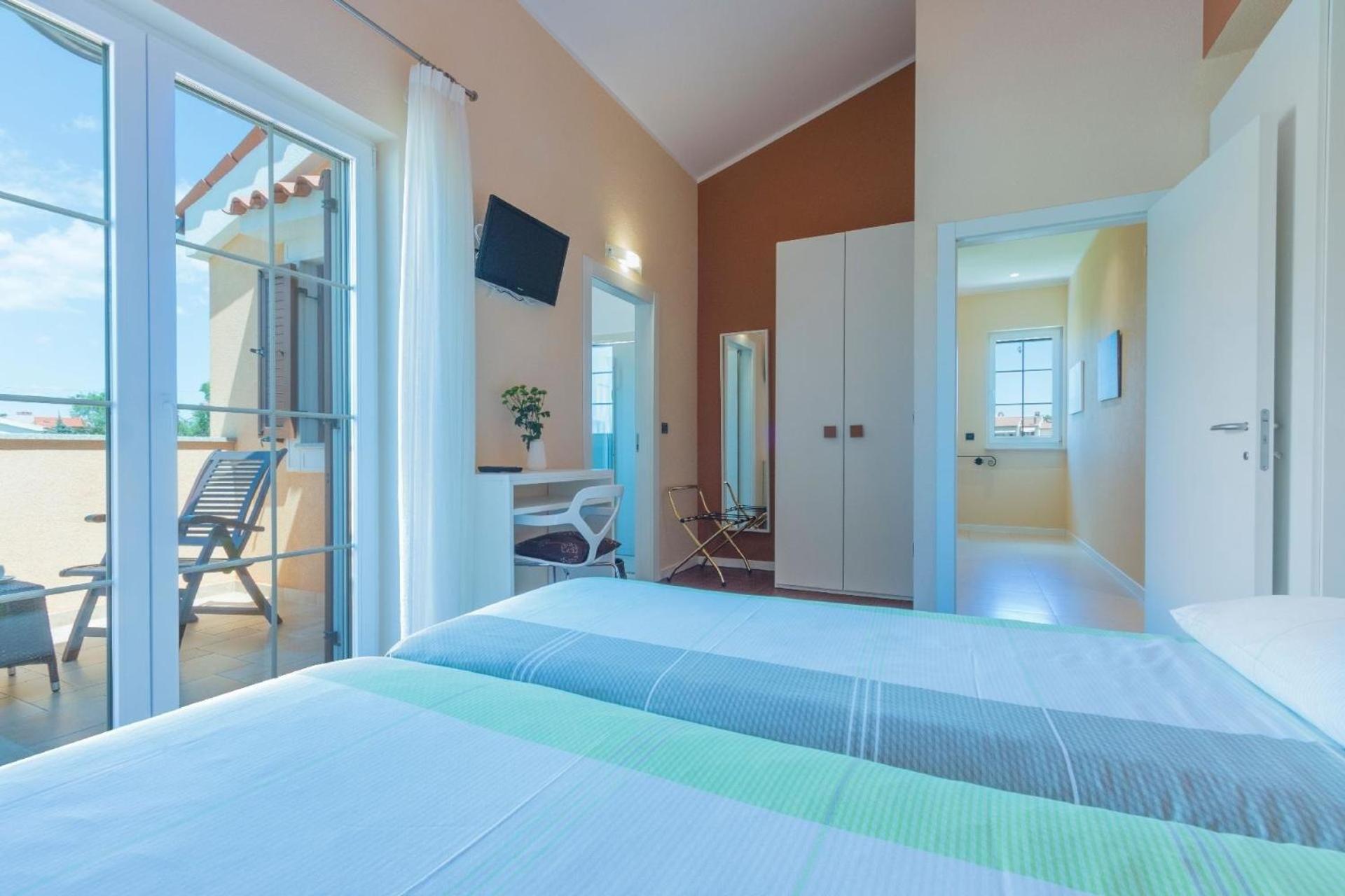 Ferienhaus In Pomer Mit Privatem Beheizten Pool Und Meerblick Екстериор снимка