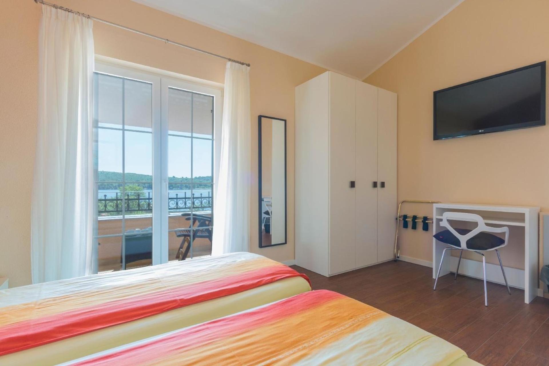 Ferienhaus In Pomer Mit Privatem Beheizten Pool Und Meerblick Екстериор снимка