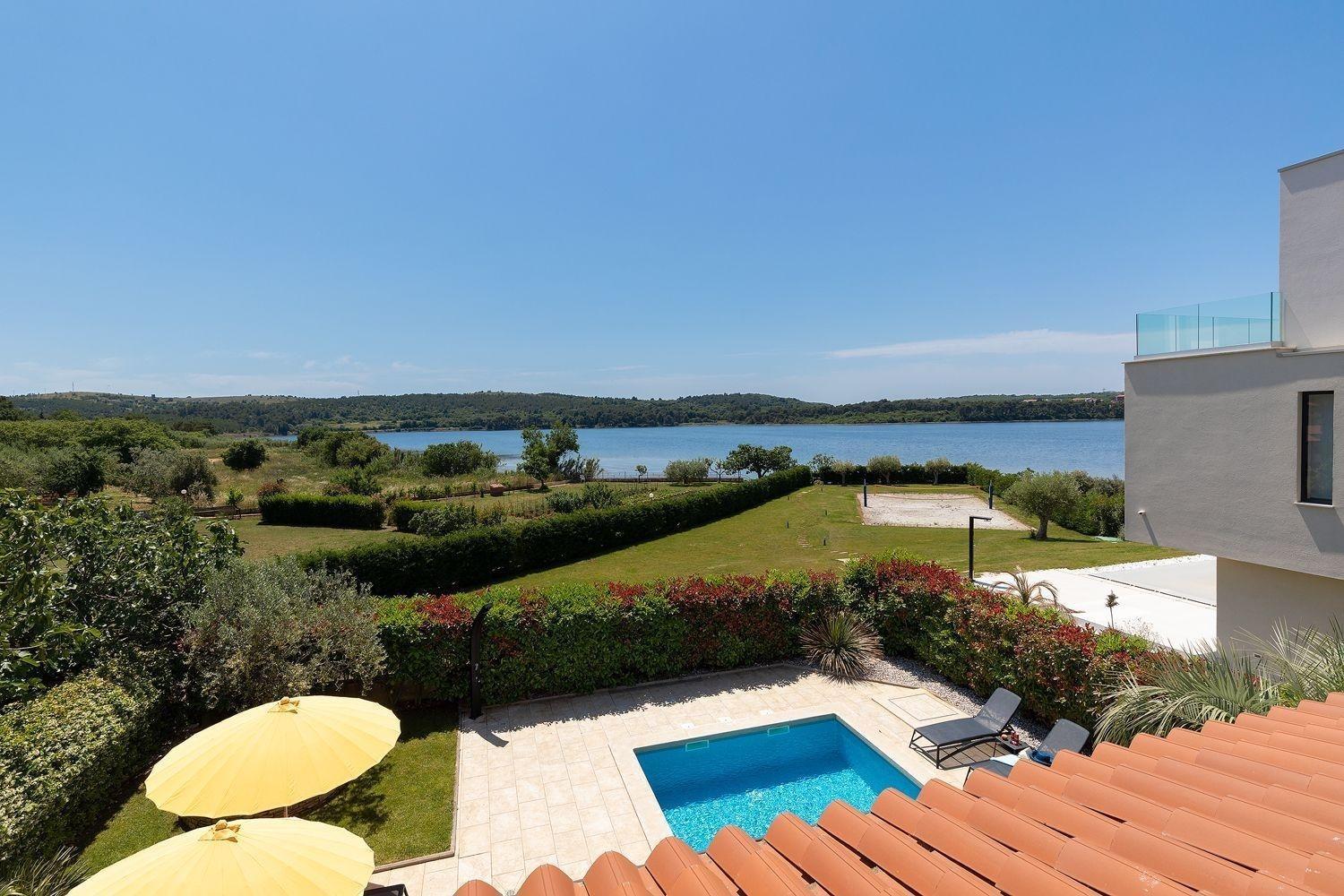 Ferienhaus In Pomer Mit Privatem Beheizten Pool Und Meerblick Екстериор снимка